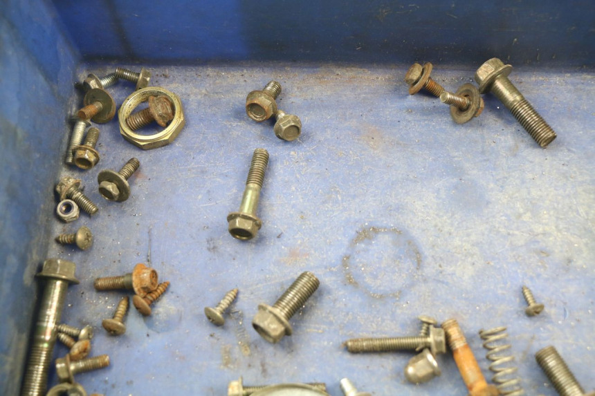 photo de SCREWS BAG KINROAD XT T-8 125 (2006 - 2006) - Alternative perspective