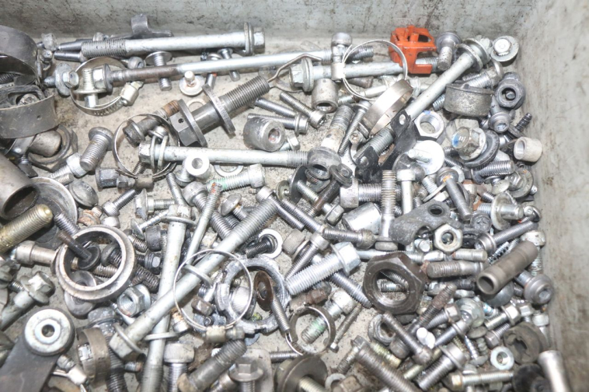 photo de SCREW FASTENER BAG YAMAHA FJR ABS 1300 (2006 - 2012) - Zoom on usage condition