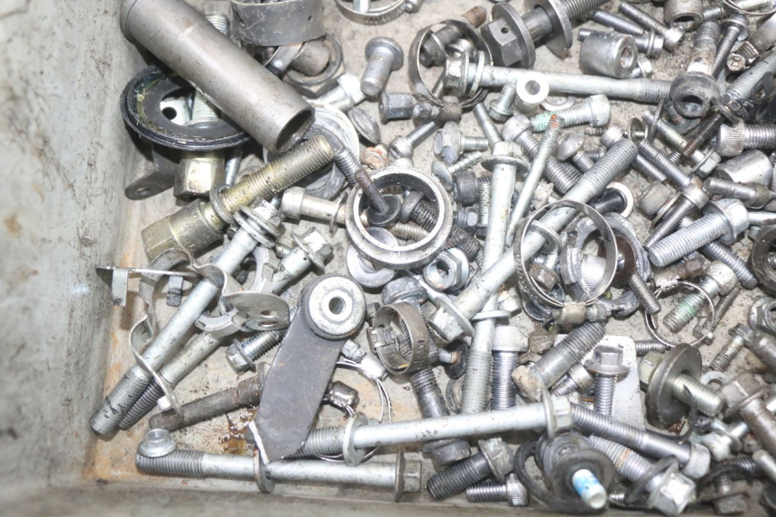 photo de SCREW FASTENER BAG YAMAHA FJR ABS 1300 (2006 - 2012) - Alternative perspective