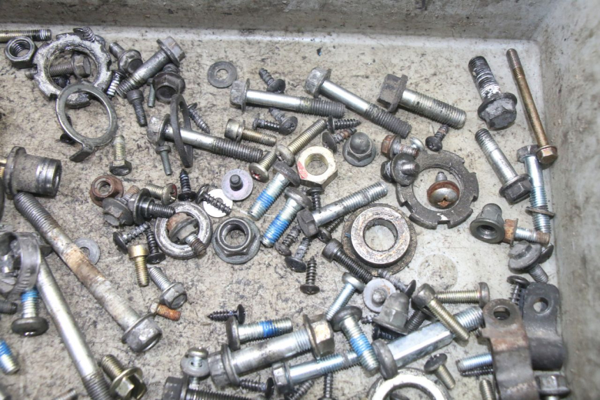 photo de SCREW FASTENER BAG YAMAHA YP MAJESTY 125 (2007 - 2010) - Zoom on usage condition