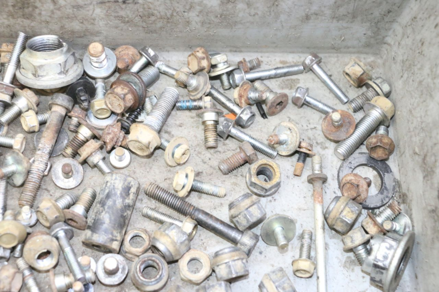 photo de SCREWS BAG YAMAHA YFM GRIZZLY 550 (2008 - 2015) - Alternative perspective