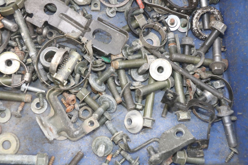 photo de SCREW FASTENER BAG YAMAHA YP MAJESTY 400 (2004 - 2008) - Alternative perspective