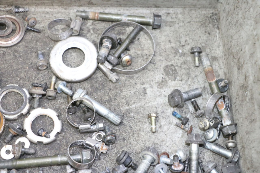 photo de SCREW FASTENER BAG YAMAHA YP MAJESTY 125 (2007 - 2010) - Alternative perspective