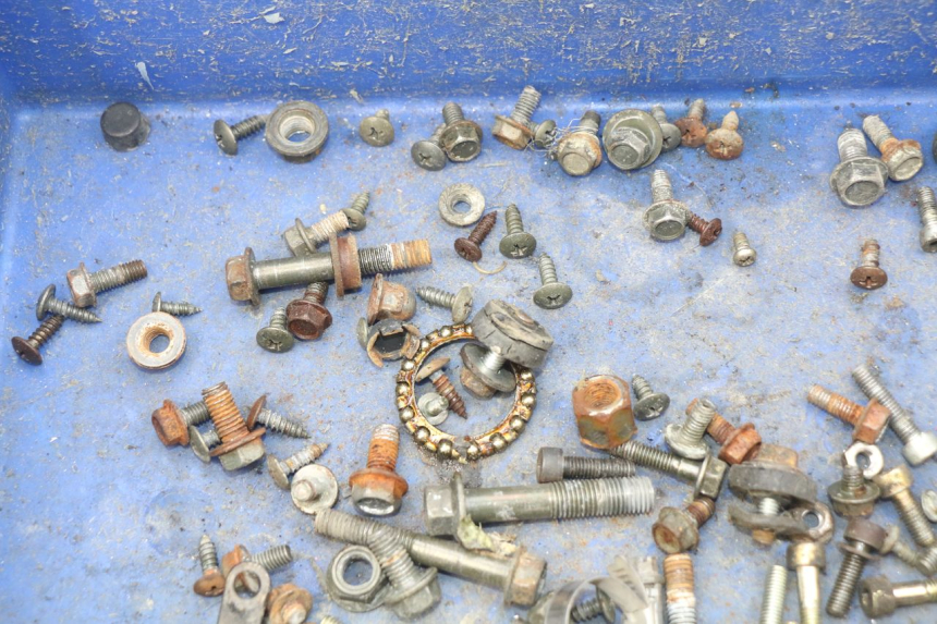 photo de SCREW FASTENER BAG YIYING YY50QT-10 50 (2007 - 2022) - Alternative perspective