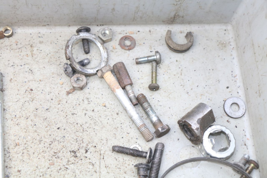 photo de SCREW FASTENER BAG PIAGGIO ZIP 2T 50 (2009 - 2019) - Alternative perspective