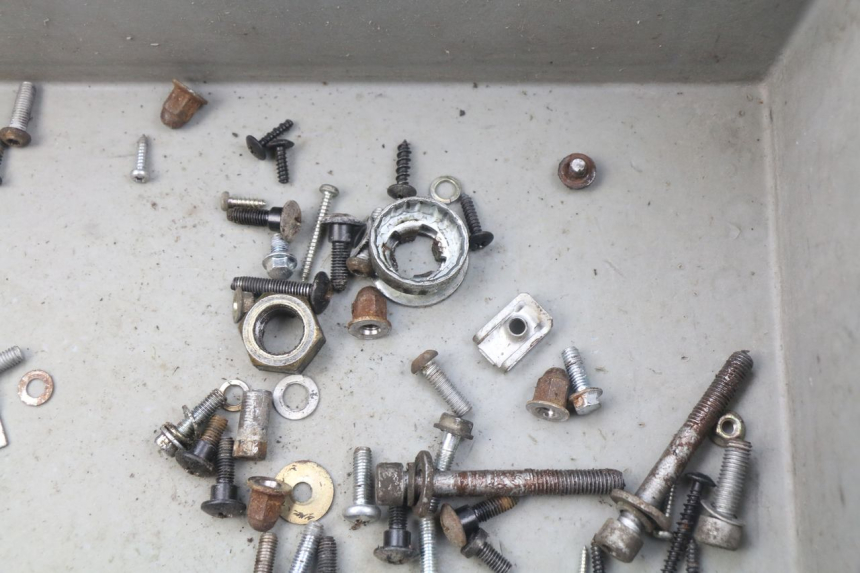 photo de SCREWS BAG PIAGGIO ZIP 4T 50 (2006 - 2017) - Alternative perspective