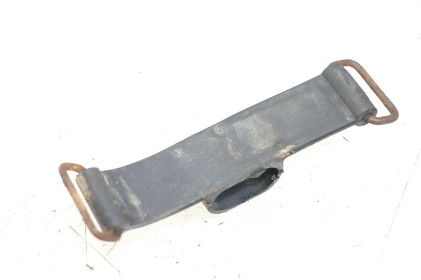 photo de BATTERY STRAP YAMAHA DTLC 125 (1982 - 1987) - Component detail