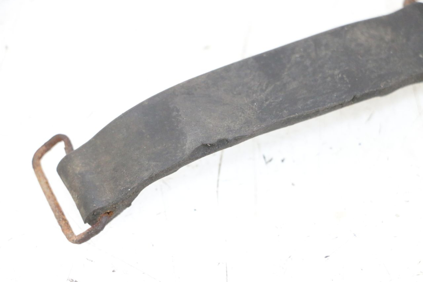 photo de BATTERY STRAP YAMAHA FJ 36Y 1100 (1984 - 1985) - Alternative perspective