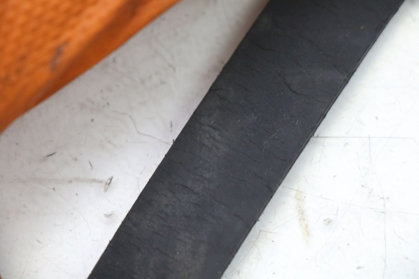 photo de BATTERY STRAP SUZUKI GS GSE 500 (2001 - 2003) - Zoom on usage condition