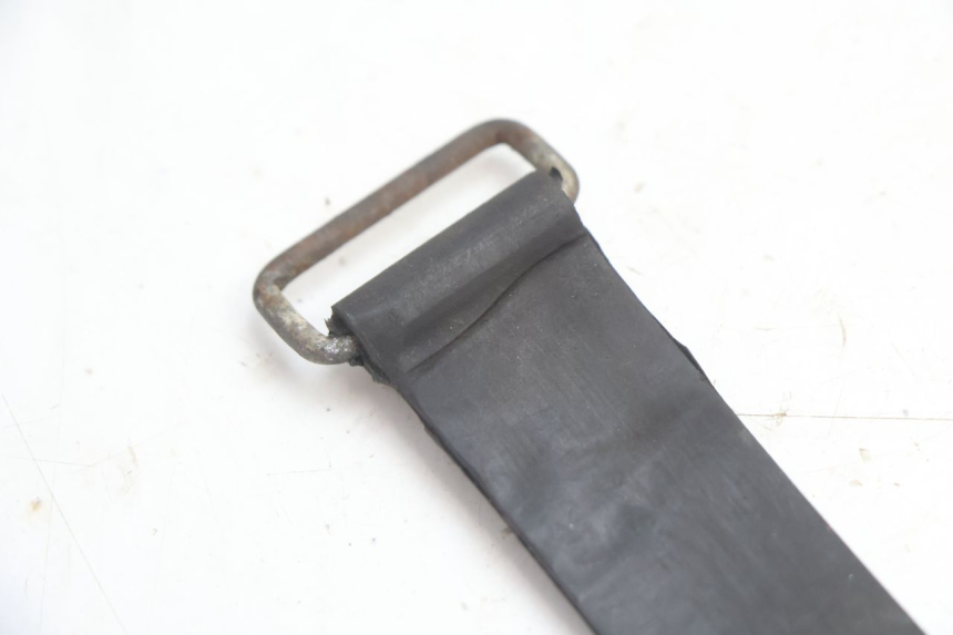 photo de BATTERY STRAP SUZUKI GSX F GSXF 750 (1988 - 1998) - Alternative perspective
