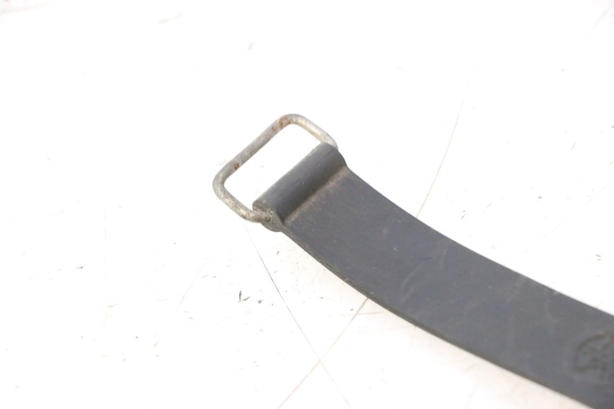 photo de BATTERY STRAP YAMAHA YZF R6 600 (2008 - 2009) - Zoom on usage condition