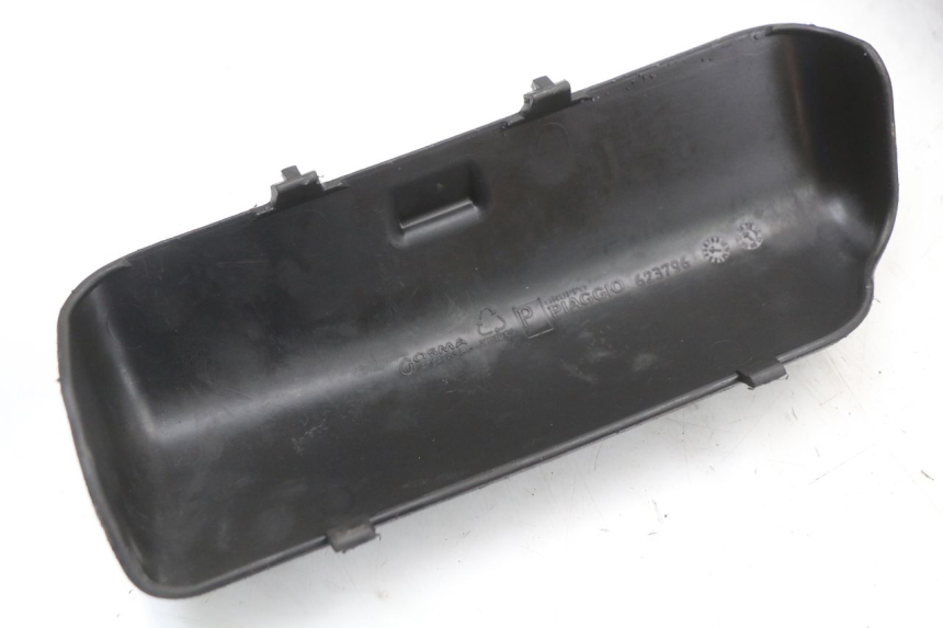 photo de TOOL KIT STRAP PIAGGIO MP3 LT 400 (2007 - 2012) - Zoom on usage condition