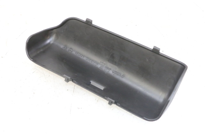 photo de TOOL KIT STRAP PIAGGIO MP3 LT 300 (2010 - 2016) - Zoom on usage condition