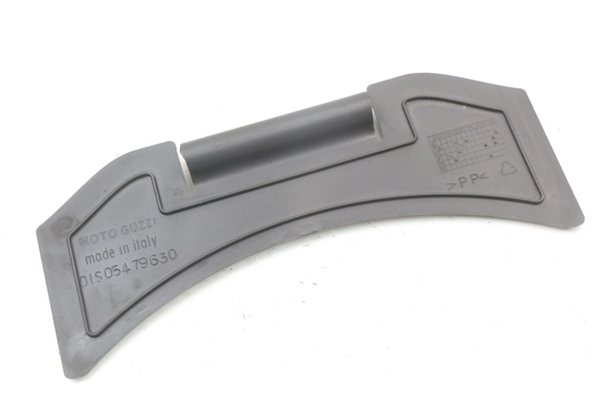 photo de TOOL KIT STRAP MOTO GUZZI NORGE 8V GT 1200 (2011 - 2016) - Zoom on usage condition