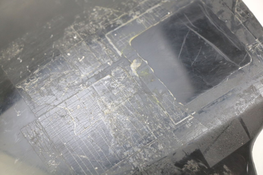 photo de WINDSHIELD KYMCO AGILITY 16+ 4T 50 (2018 - 2023) - Surface and material condition