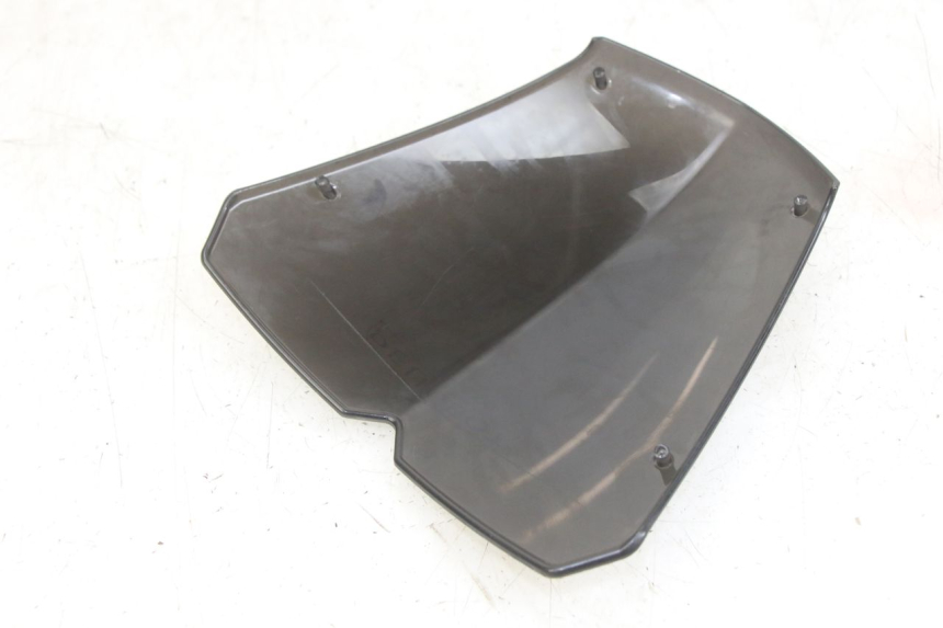 photo de WINDSHIELD PEUGEOT KISBEE 4T 50 (2010 - 2017) - Zoom on usage condition