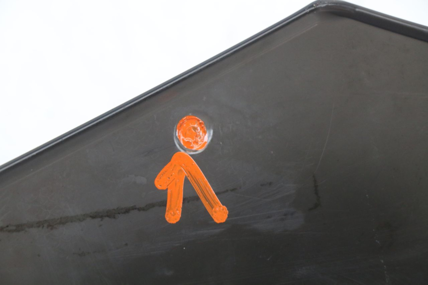 photo de WINDSHIELD PEUGEOT KISBEE 4T 50 (2010 - 2017) - Fixing points details