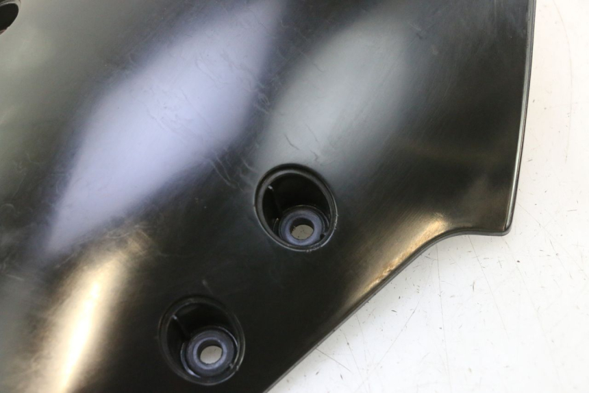photo de WINDSHIELD KYMCO SUPER 8 2T 50 (2007 - 2013) - Fixing points details