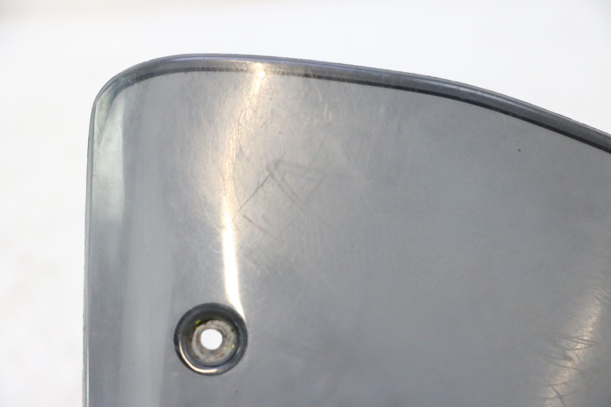 photo de WINDSHIELD PIAGGIO TYPHOON 50 (2000 - 2009) - Fixing points details