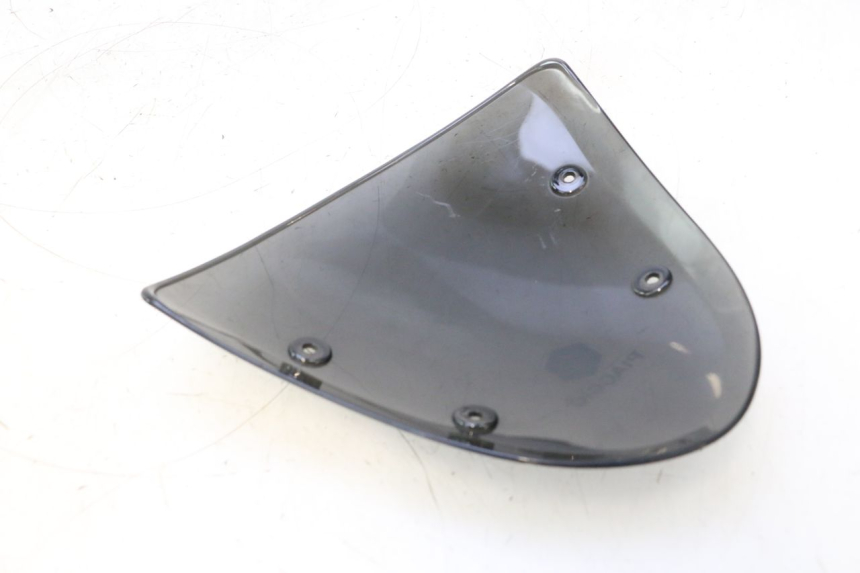 photo de WINDSHIELD PIAGGIO TYPHOON 50 (2000 - 2009) - Technical close-up