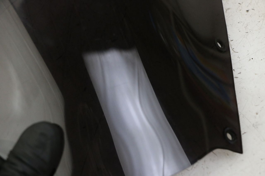 photo de WINDSHIELD YAMAHA FZS FAZER 600 (2001 - 2003) - Technical close-up