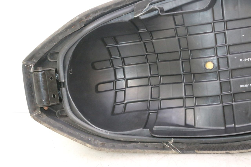 photo de SEAT KYMCO AGILITY 16+ 4T 50 (2018 - 2023) - Technical close-up