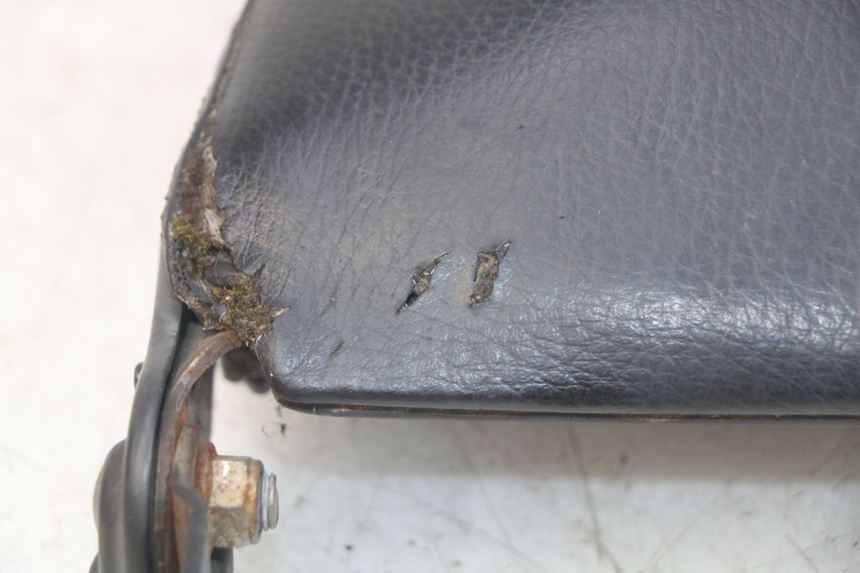 photo de REAR SEAT KYMCO AGILITY 4T 50 (2005 - 2018) - Surface and material condition