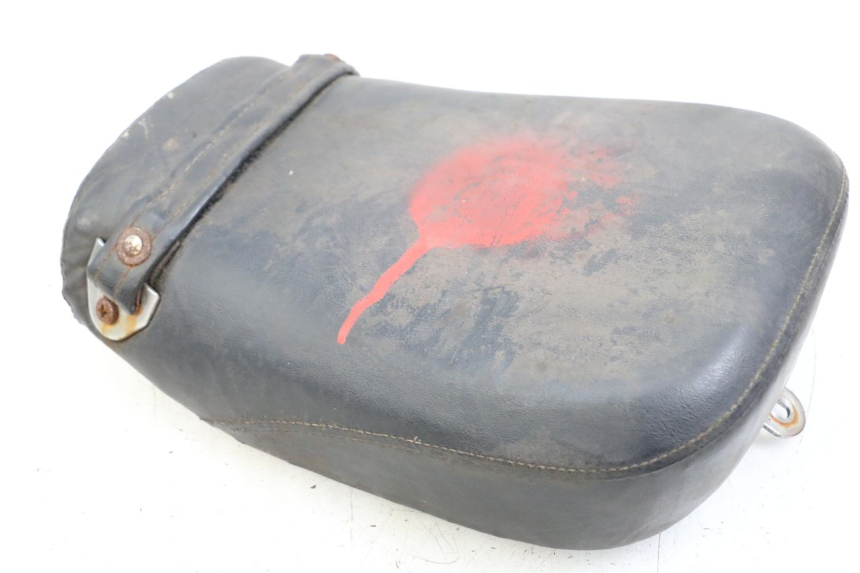 photo de Rear seat HYOSUNG GV AQUILA 125 (2000 - 2009) - Surface and material condition