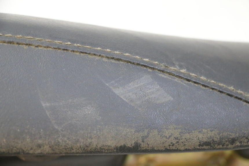 photo de Rear seat HYOSUNG GV AQUILA 125 (2000 - 2009) - Component detail