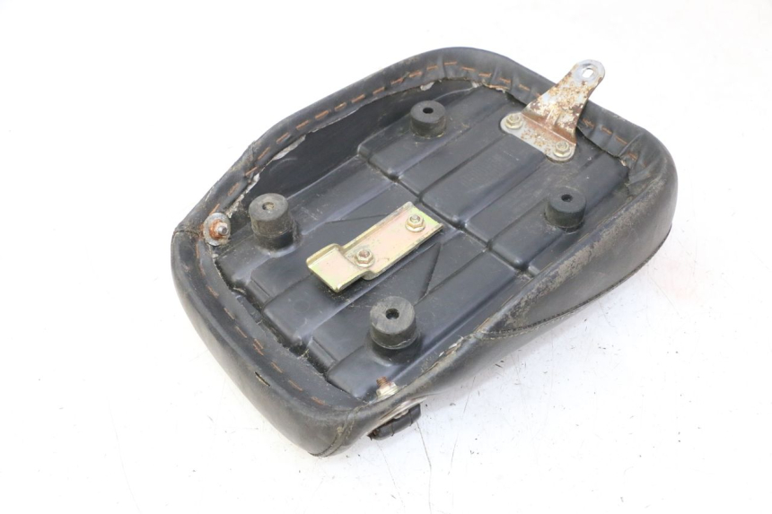 photo de Rear seat HYOSUNG GV AQUILA 125 (2000 - 2009) - Alternative perspective