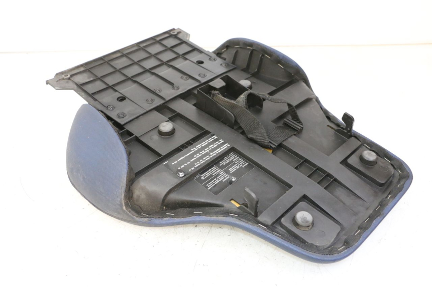 photo de REAR SEAT BMW C1 125 (2000 - 2003) - Markings and original references
