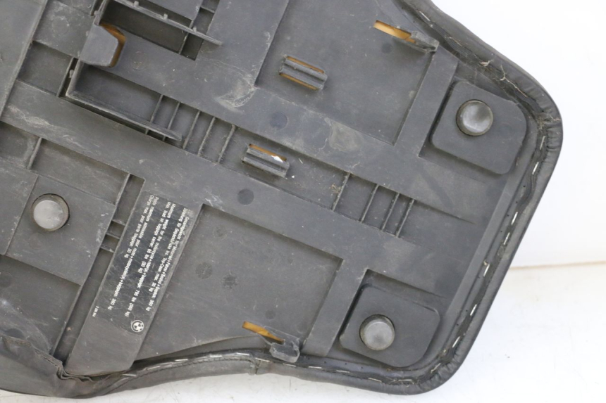 photo de REAR SEAT BMW C1 125 (2000 - 2003) - Surface and material condition