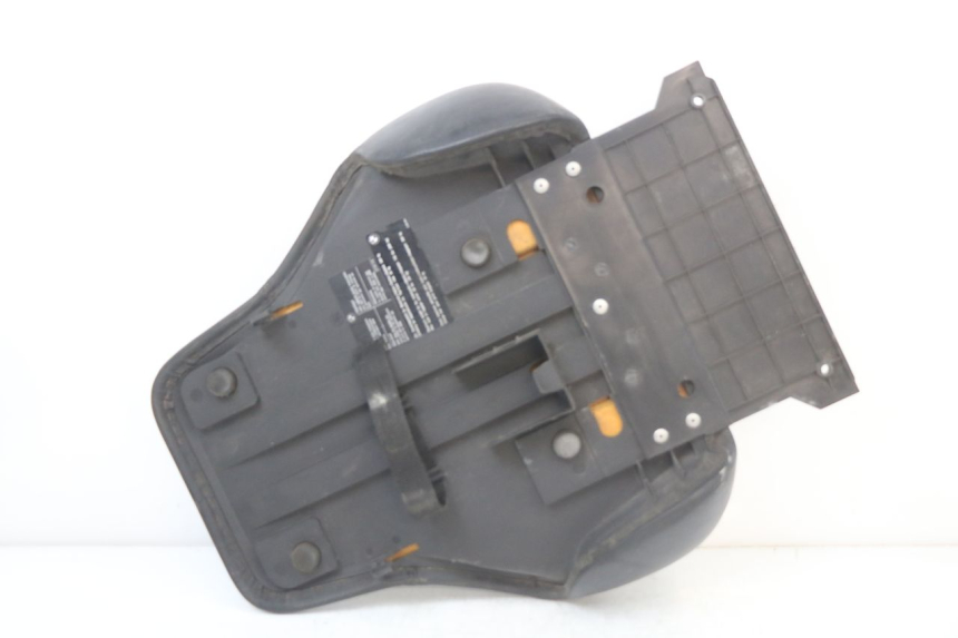 photo de REAR SEAT BMW C1 125 (2000 - 2003) - Fixing points details