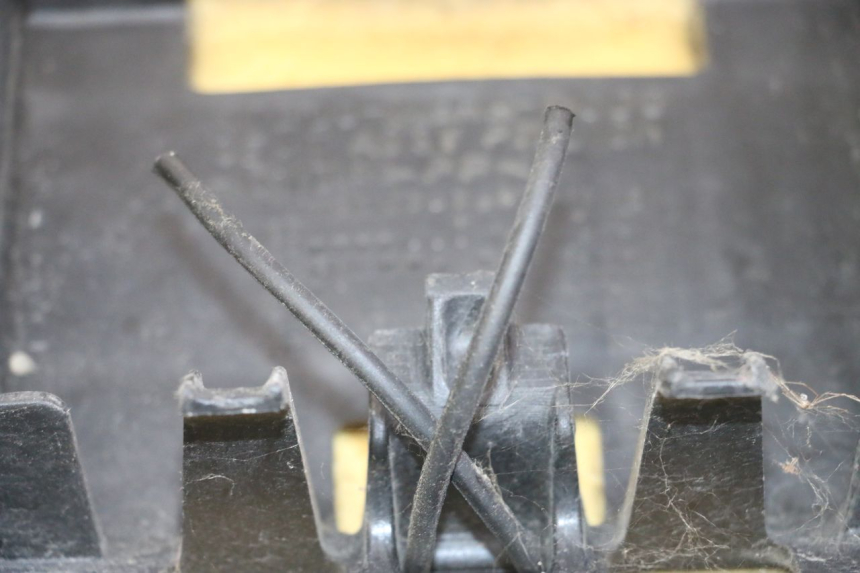 photo de REAR SEAT HONDA CBF 500 (2004 - 2007) - Technical close-up