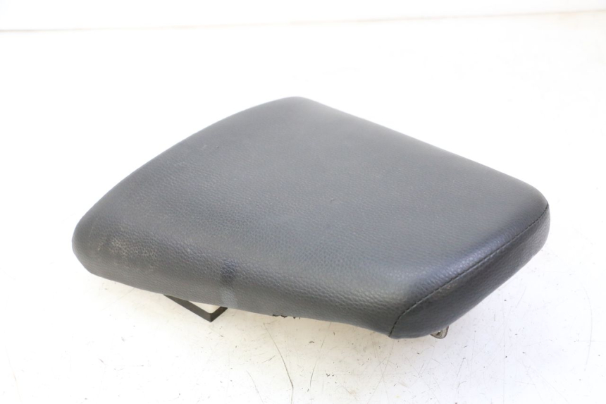photo de REAR SEAT HONDA CBF 125 (2009 - 2015) - Surface and material condition
