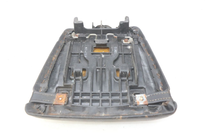 photo de REAR SEAT HONDA CBR RR FIREBLADE 900 (1992 - 1994) - Component detail