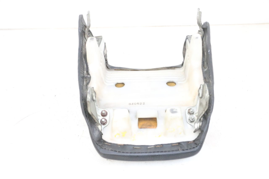 photo de REAR SEAT KAWASAKI GPX R WARBIRD 600 (1988 - 1993) - Technical close-up