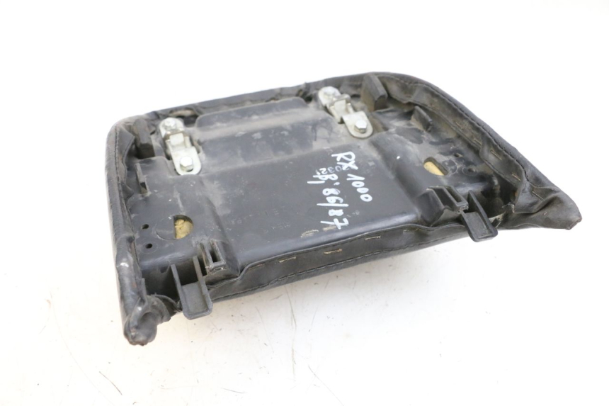 photo de REAR SEAT KAWASAKI GPZ RX 1000 (1986 - 1988) - Zoom on usage condition