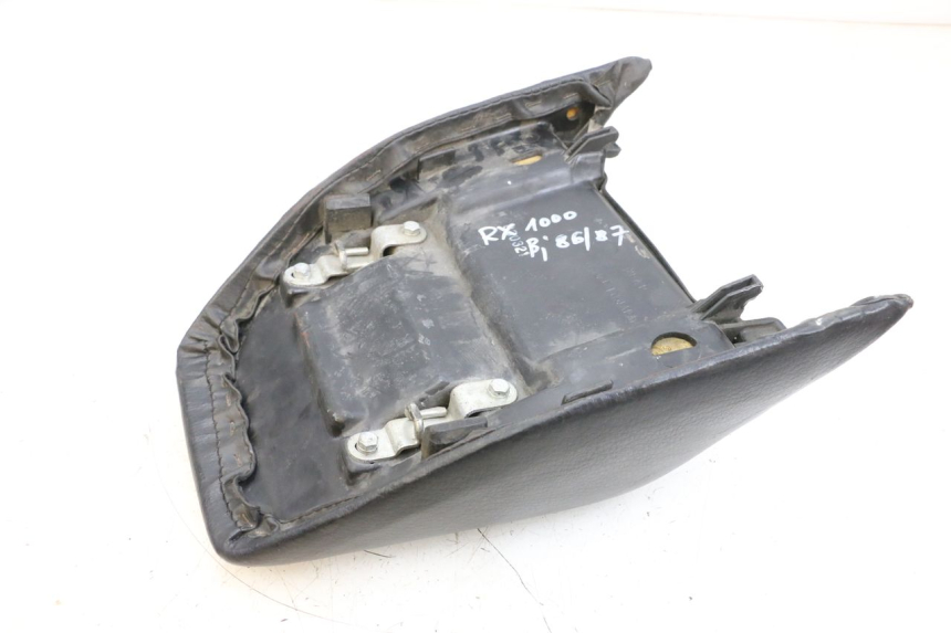 photo de REAR SEAT KAWASAKI GPZ RX 1000 (1986 - 1988) - Alternative perspective