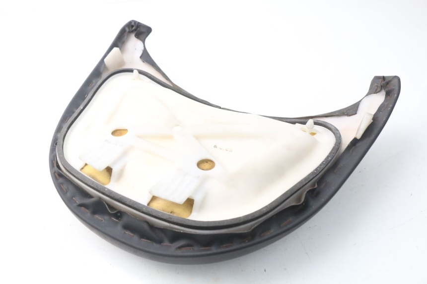 photo de REAR SEAT HONDA NSS EX FORZA 250 (2005 - 2013) - Zoom on usage condition