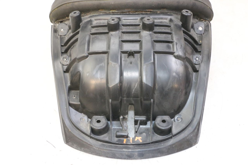 photo de REAR SEAT PEUGEOT SATELIS 125 (2013 - 2018) - High-resolution close-up