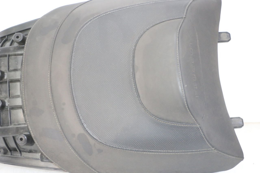 photo de REAR SEAT PEUGEOT SATELIS 125 (2013 - 2018) - High-resolution close-up