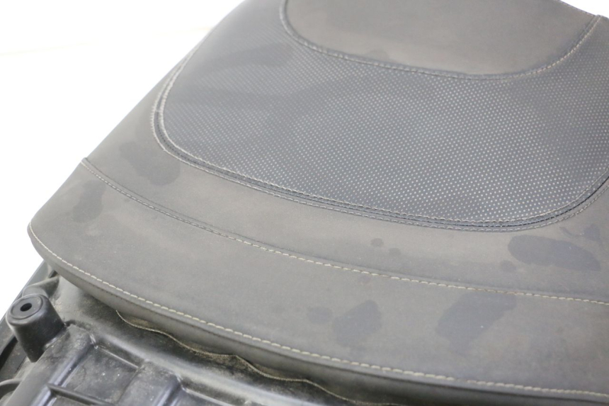 photo de REAR SEAT PEUGEOT SATELIS 125 (2013 - 2018) - Surface and material condition