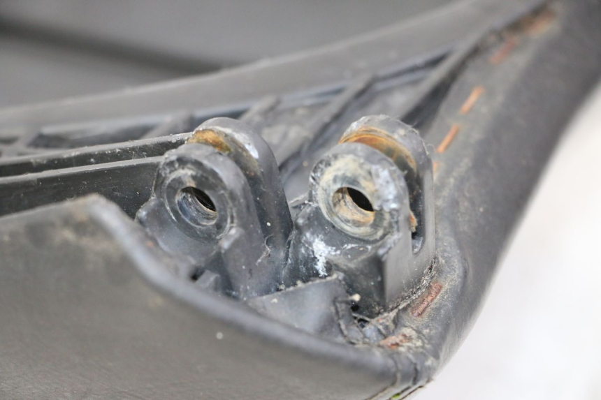 photo de REAR SEAT PEUGEOT SATELIS COMPRESSOR K15 125 (2006 - 2009) - Alternative perspective