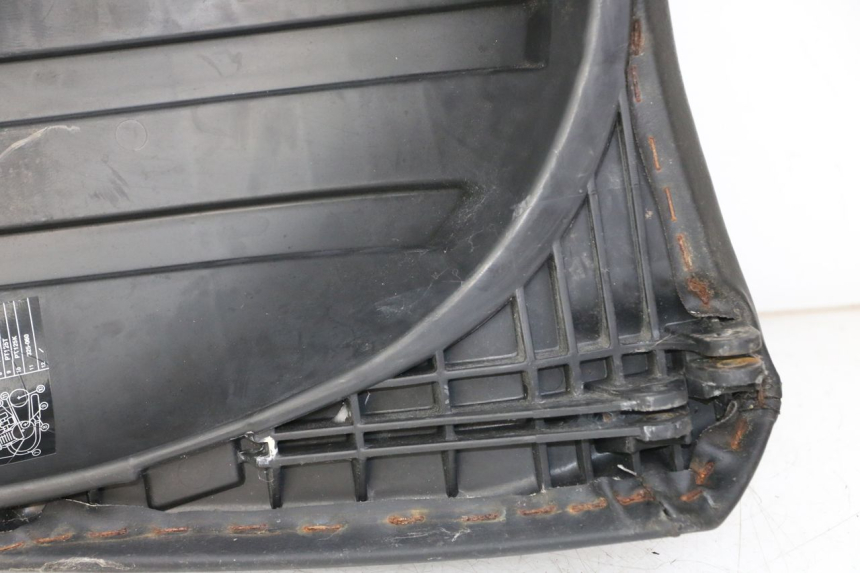 photo de REAR SEAT PEUGEOT SATELIS COMPRESSOR K15 125 (2006 - 2009) - Technical close-up