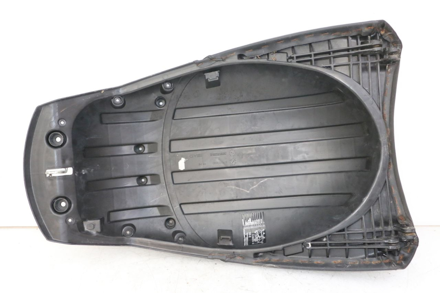 photo de REAR SEAT PEUGEOT SATELIS COMPRESSOR K15 125 (2006 - 2009) - Surface and material condition