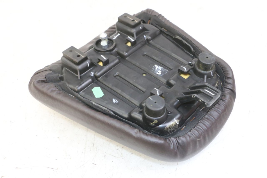 photo de REAR SEAT ROYAL ENFIELD HYMALAYAN 410 (2016 - 2023) - Zoom on usage condition