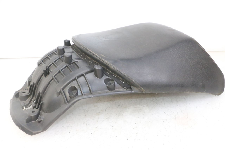 photo de REAR SEAT PEUGEOT SATELIS COMPRESSOR K15 125 (2006 - 2009) - Additional view of the item