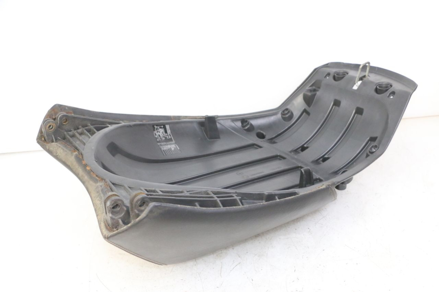 photo de REAR SEAT PEUGEOT SATELIS COMPRESSOR K15 125 (2006 - 2009) - Technical close-up