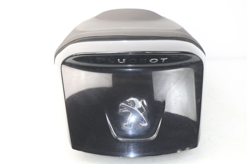 photo de REAR SEAT PEUGEOT SATELIS 300 (2012 - 2015) - High-resolution close-up